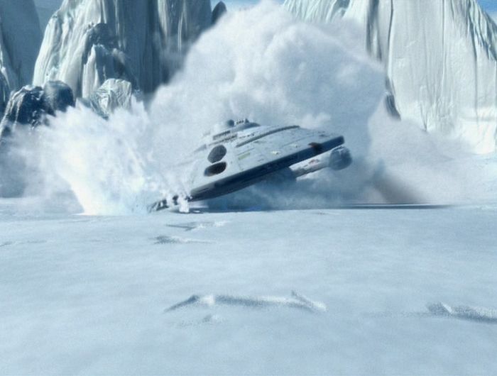 Voyager crashes in the snow
